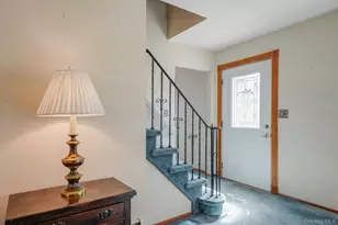 95 Horton Dr, Huntington Station, NY 11746 - Photo 3