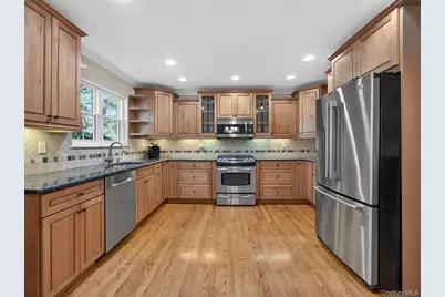 443 Genesee Court, Suffern, NY 10901 - Photo 9