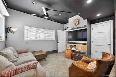 3 Beacon Hill Road, Port Washington, NY 11050 - Photo 17