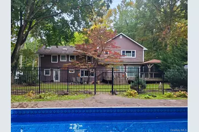 99 Shirley Court, Smithtown, NY 11787 - Photo 37