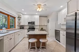 99 Shirley Ct, Smithtown, NY 11787 - Photo 9