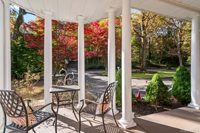 99 Shirley Court, Smithtown, NY 11787 - Photo 3