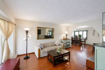 1221 Wantagh Oaks Gate, Wantagh, NY 11793 - Photo 5