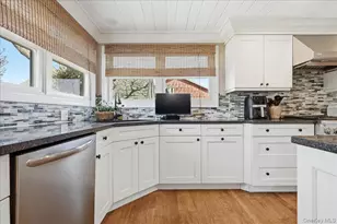 114 Araca Rd, Babylon, NY 11702 - Photo 13