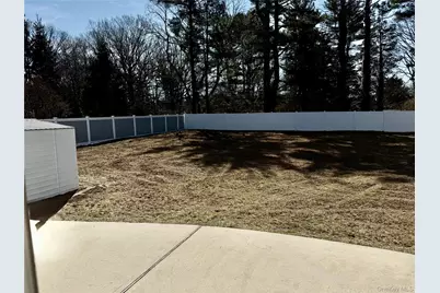 87 N Howell Avenue, Centereach, NY 11720 - Photo 17