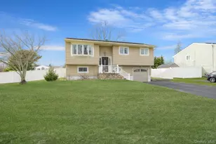 70 Boulevard Ave, West Islip, NY 11795 - Photo 3