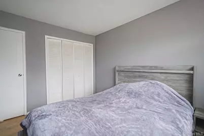 70 Boulevard Avenue, West Islip, NY 11795 - Photo 19