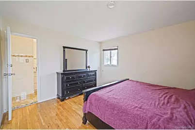 70 Boulevard Avenue, West Islip, NY 11795 - Photo 17