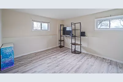 70 Boulevard Avenue, West Islip, NY 11795 - Photo 29