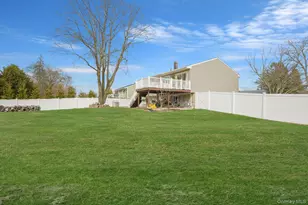 70 Boulevard Ave, West Islip, NY 11795 - Photo 37