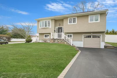 70 Boulevard Avenue, West Islip, NY 11795 - Photo 5