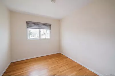 70 Boulevard Avenue, West Islip, NY 11795 - Photo 21