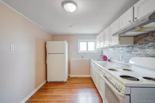 70 Boulevard Ave, West Islip, NY 11795 - Photo 27