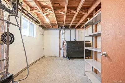 7 Gedney Avenue, Smithtown, NY 11787 - Photo 23