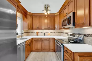 7 Gedney Ave, Smithtown, NY 11787 - Photo 7