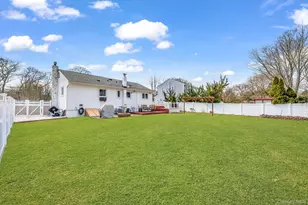 7 Gedney Ave, Smithtown, NY 11787 - Photo 25