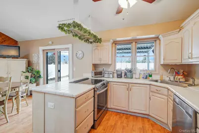 99 Rustic Avenue, Medford, NY 11763 - Photo 11