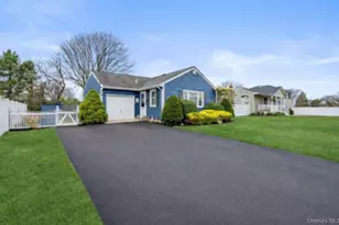 310 Candee Ave, Sayville, NY 11782 - Photo 3