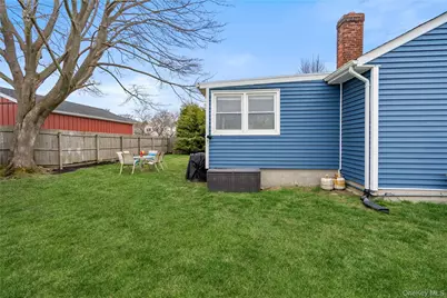 310 Candee Avenue, Sayville, NY 11782 - Photo 27