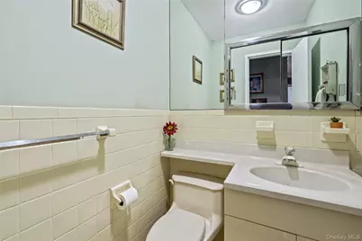 310 Candee Avenue, Sayville, NY 11782 - Photo 25