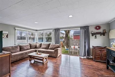 310 Candee Avenue, Sayville, NY 11782 - Photo 17