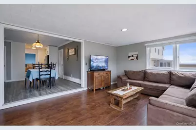 310 Candee Avenue, Sayville, NY 11782 - Photo 19