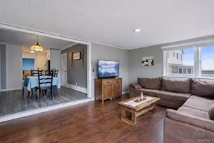 310 Candee Ave, Sayville, NY 11782 - Photo 19