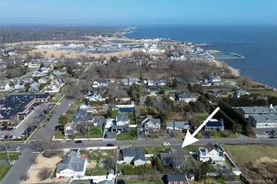 310 Candee Avenue, Sayville, NY 11782 - Photo 37