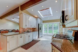 20 Cherry Ln, Syosset, NY 11791 - Photo 5