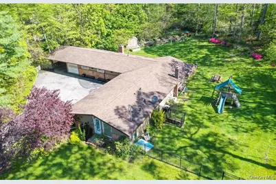 20 Cherry Lane, Syosset, NY 11791 - Photo 1
