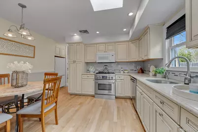 10 Thompson Drive, East Rockaway, NY 11518 - Photo 9