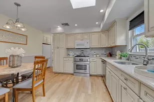 10 Thompson Dr, East Rockaway, NY 11518 - Photo 9