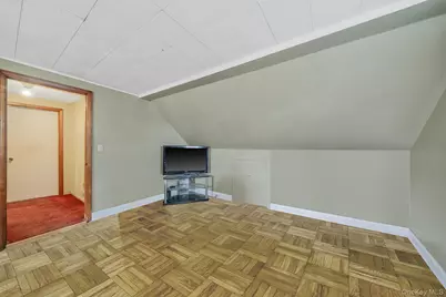 2492 6th Avenue, East Meadow, NY 11554 - Photo 23