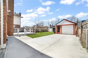 81-28 252nd St, Bellerose, NY 11426 - Photo 19