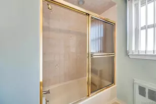 26 Terry St, Hicksville, NY 11801 - Photo 9