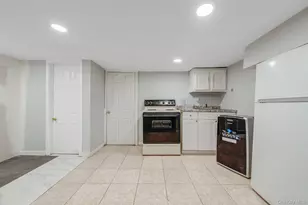 200 Princeton St, Hempstead, NY 11550 - Photo 33