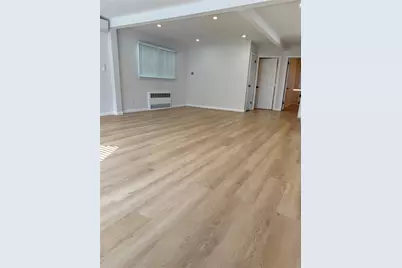 660 S 10th Street, New Hyde Park, NY 11040 - Photo 9