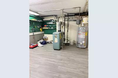 660 S 10th Street, New Hyde Park, NY 11040 - Photo 31