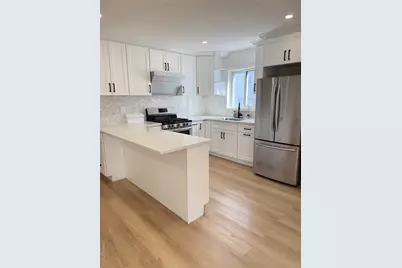 660 S 10th Street, New Hyde Park, NY 11040 - Photo 7