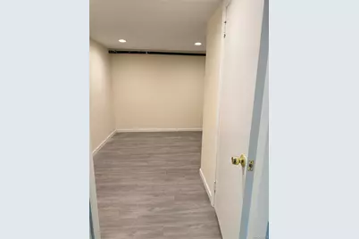 660 S 10th Street, New Hyde Park, NY 11040 - Photo 23