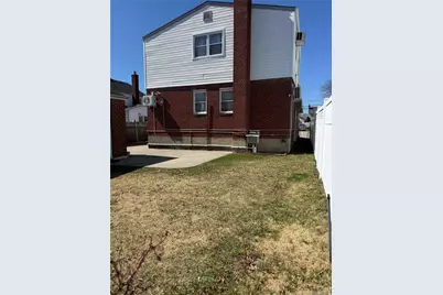 660 S 10th Street, New Hyde Park, NY 11040 - Photo 5