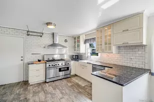 10 Clarence St, Copiague, NY 11726 - Photo 19