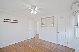 10 Clarence St, Copiague, NY 11726 - Photo 23