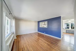 10 Clarence St, Copiague, NY 11726 - Photo 13
