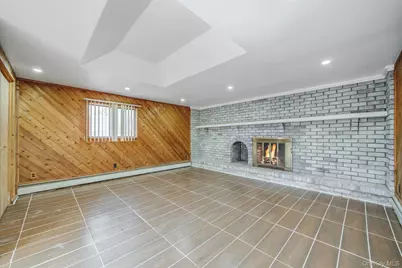 676 Bohemia Parkway, Sayville, NY 11782 - Photo 7