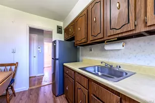 15 Beach Rd, Great Neck, NY 11023 - Photo 11