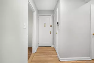 15 Beach Rd, Great Neck, NY 11023 - Photo 3