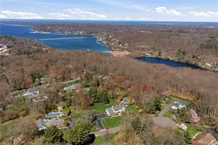 2 Cedarwood Ct, Syosset, NY 11791 - Photo 7