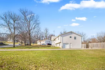 3 Algonquin Circle, Airmont, NY 10952 - Photo 9