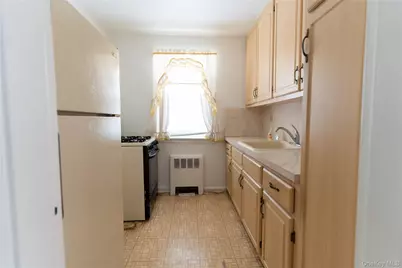 152-06 Jewel Avenue #83A, Flushing, NY 11367 - Photo 5
